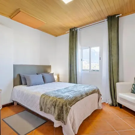 Sunset Villa *